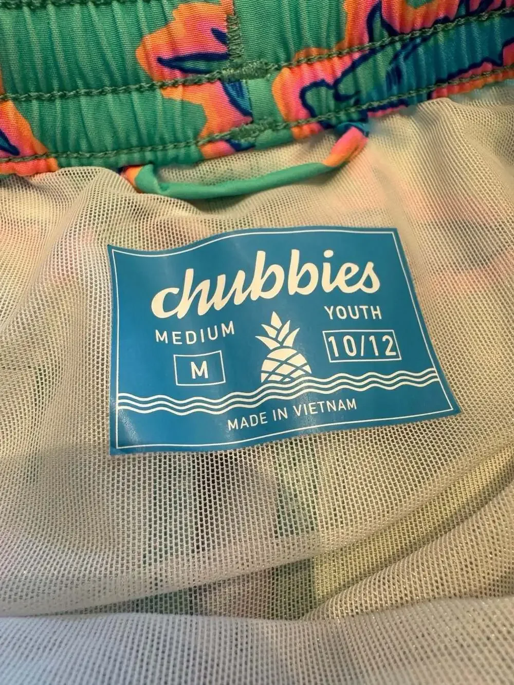 Chubbies Youth Boys The Apex Swimmers Hammerhead Shark Print Swim Trunks - Picture 4 of 4